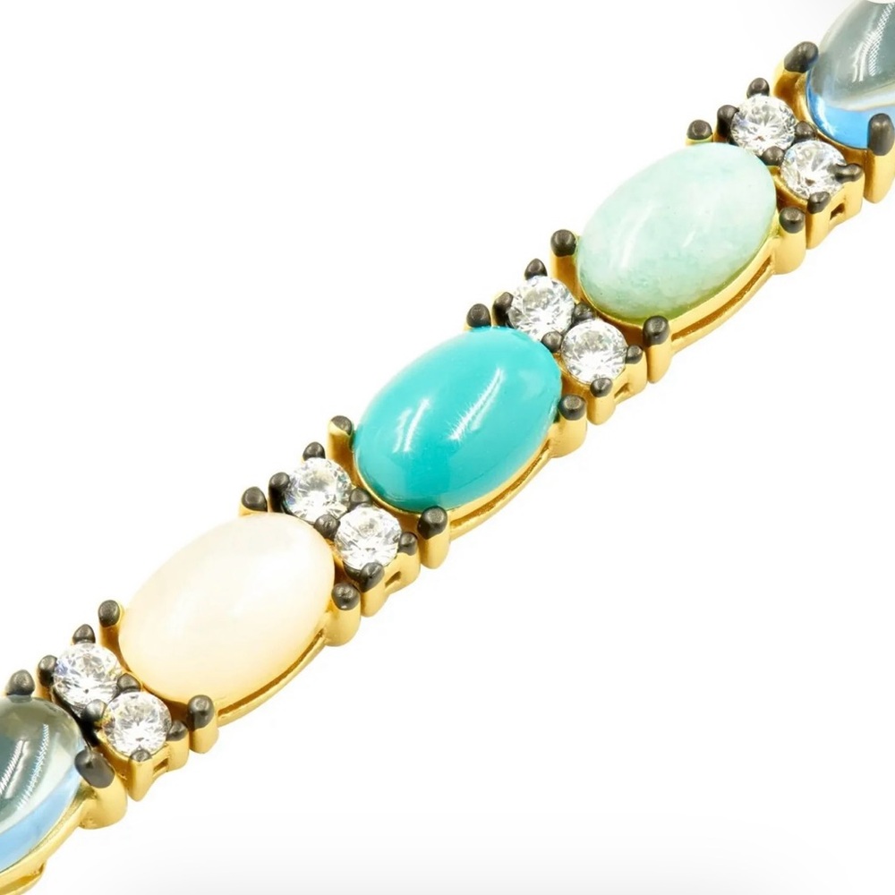 Elegant Gold and Turquoise Bracelet - Picture 3 of 4